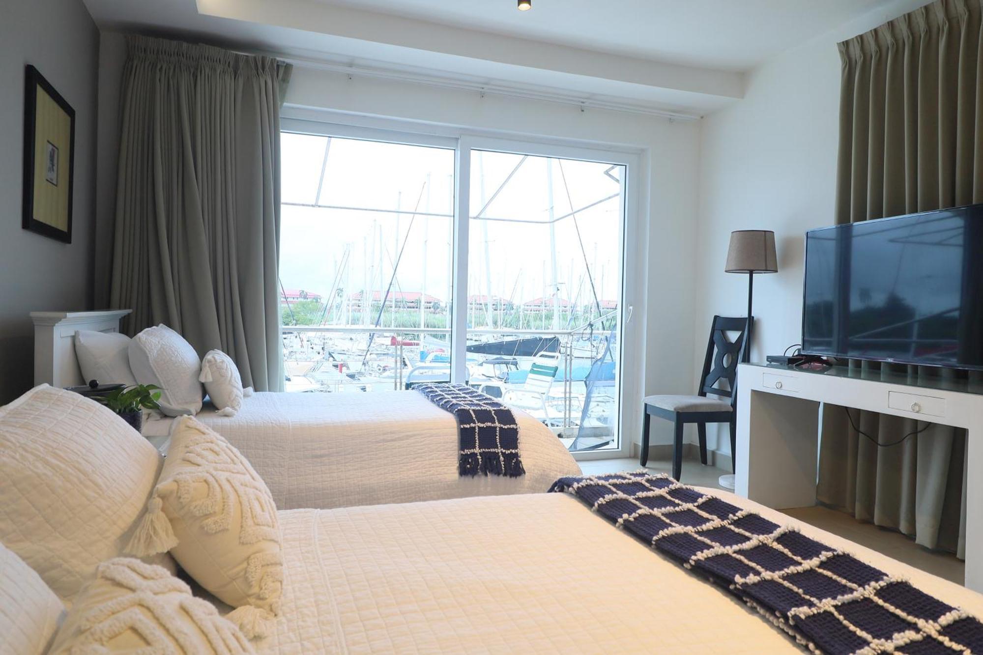 Marina Hotel At Shelter Bay Колон Экстерьер фото